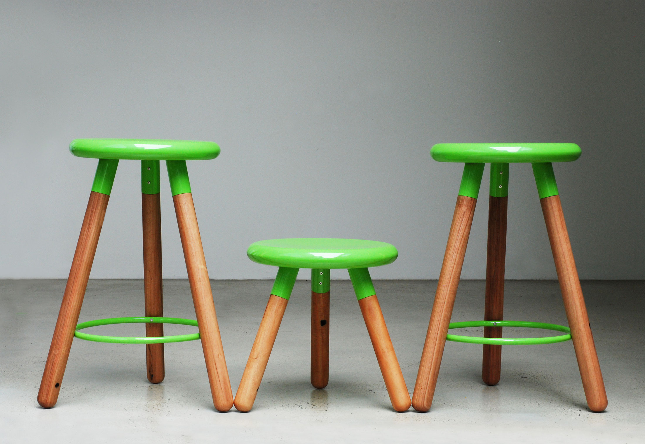 LifeSpaceJourney Spun Bar Stool